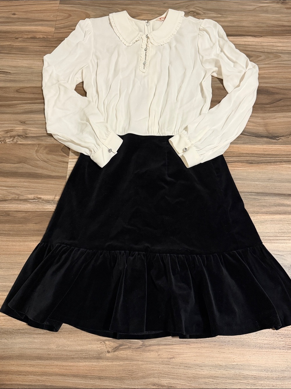 Brooks Brothers Red Fleece Women’s Ruffled Crepe Velvet Embellished Dress Sz. 6